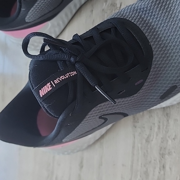 NIKE Revolution 5, Womens Running Shoes Black US 7 Women's - Picture 3 of 14